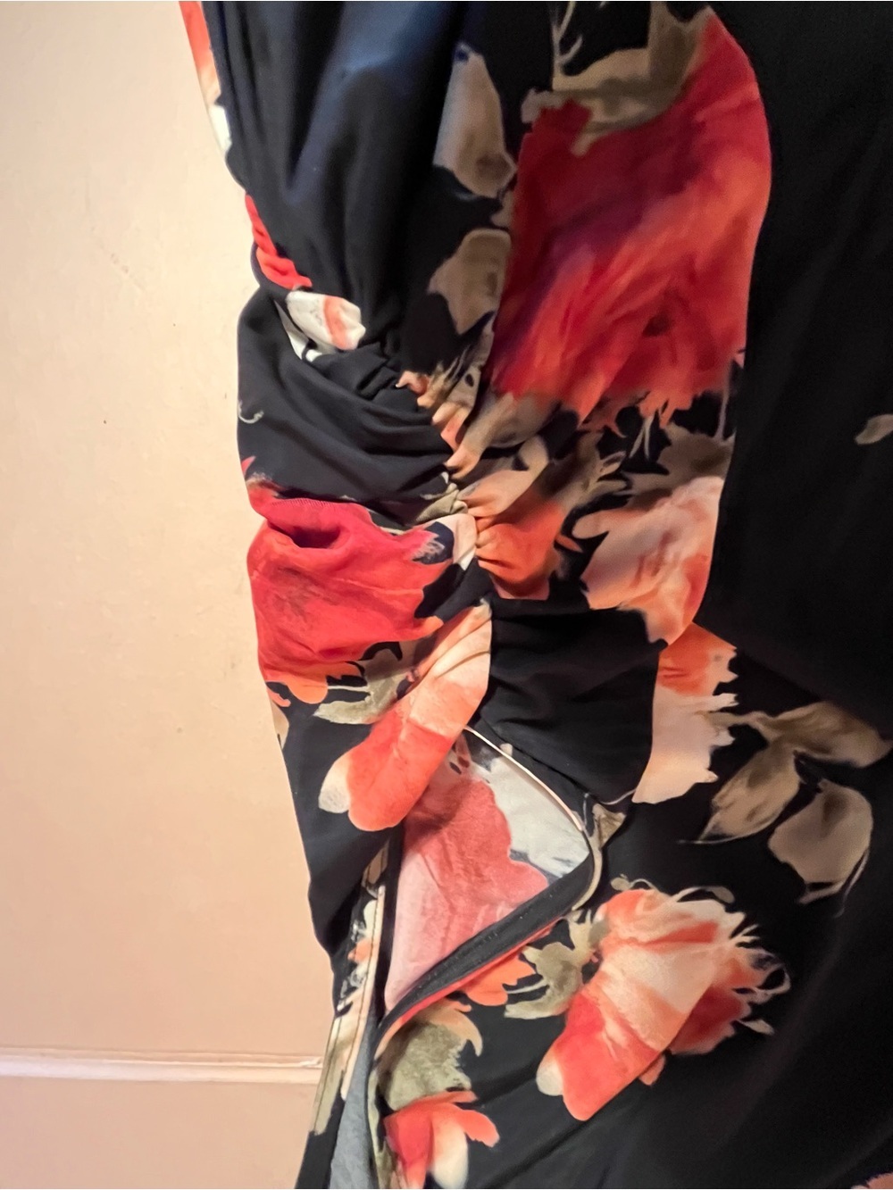MAGDA BUTRYM NWT (Beautiful) blouse with signature rose accents size 4 - Picture 9 of 9